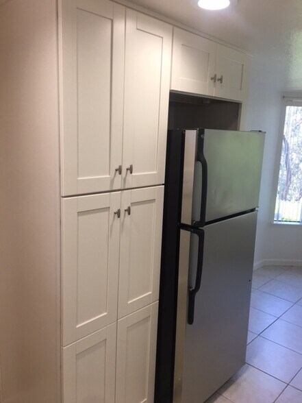 Building Photo - 9919 Paseo Montril