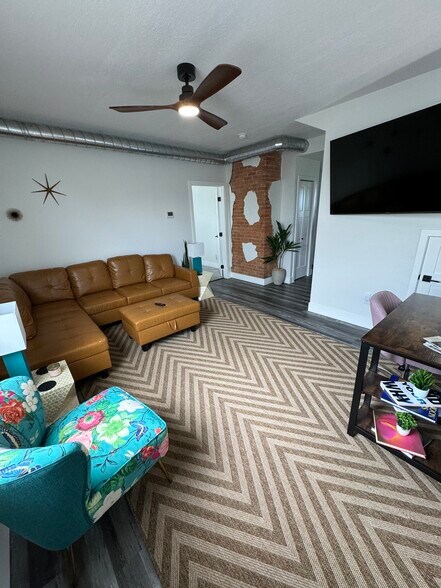 Apt 2 Two bedroom - 664 New Castle Road