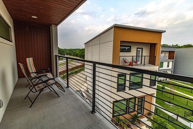 Building Photo - 10630 Greengarden Rd