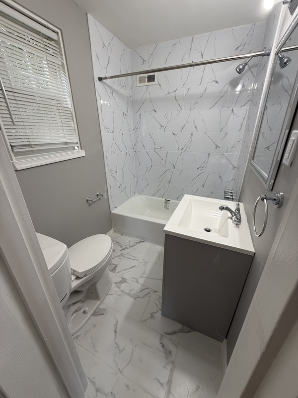 Building Photo - 4132 Longshore Ave