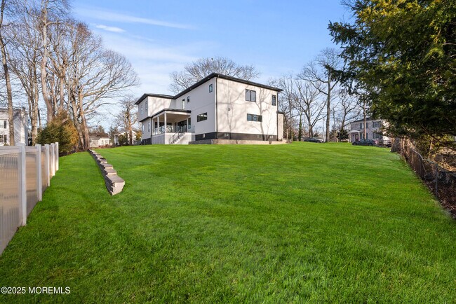 Building Photo - 459 Harnell Ave