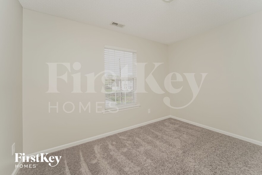 Building Photo - 10331 Cannarti Dr