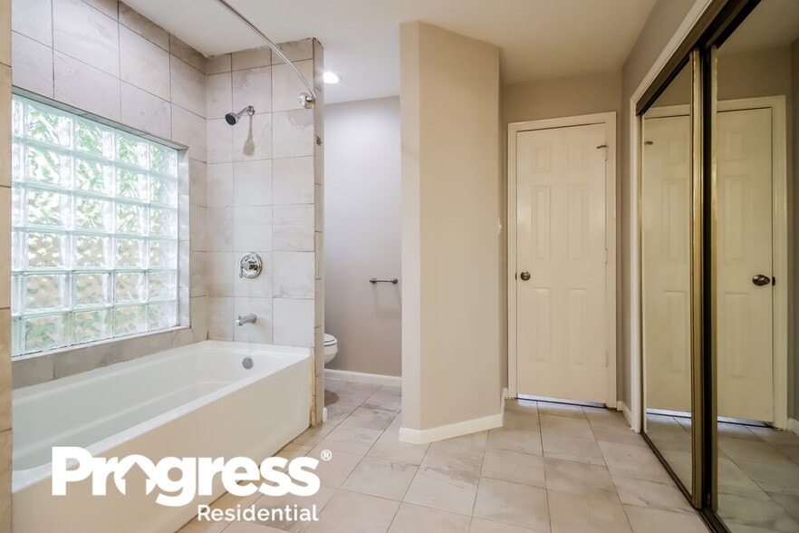 Building Photo - 15803 N Chamfer Ct