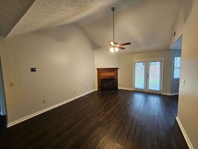 Building Photo - 40 Peachtree Way