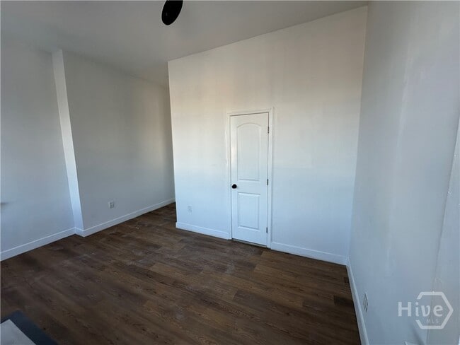 Building Photo - 312 W 37th St