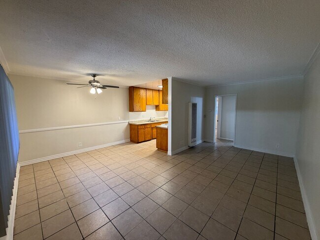 Interior Photo - 769 Gardenia
