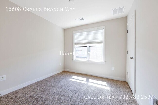 Building Photo - 16608 Crabbs Branch Way