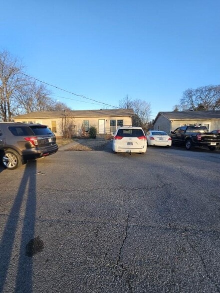 Building Photo - 248 Wessington Pl