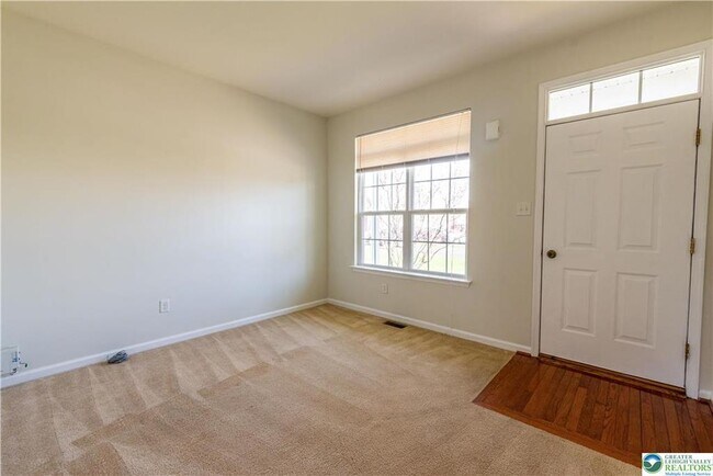 Building Photo - 955 King Way