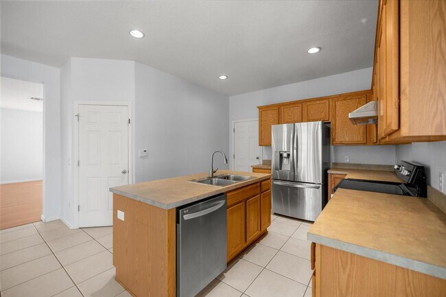 Building Photo - Spacious 4BR Home in Fore Ranch | Office + Ensuite + Extended Garage | Available Now