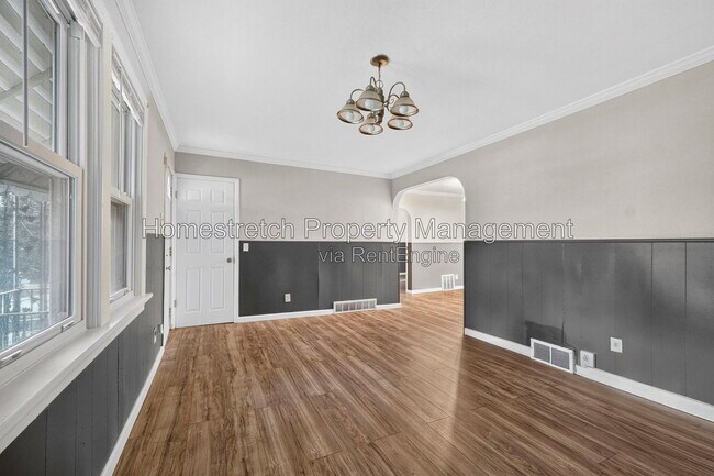 Building Photo - 575 Glorose Dr