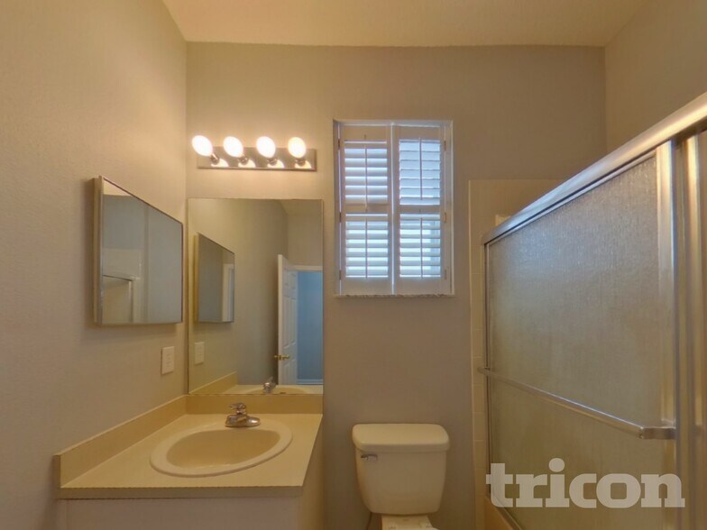 Building Photo - 204 Addington Dr