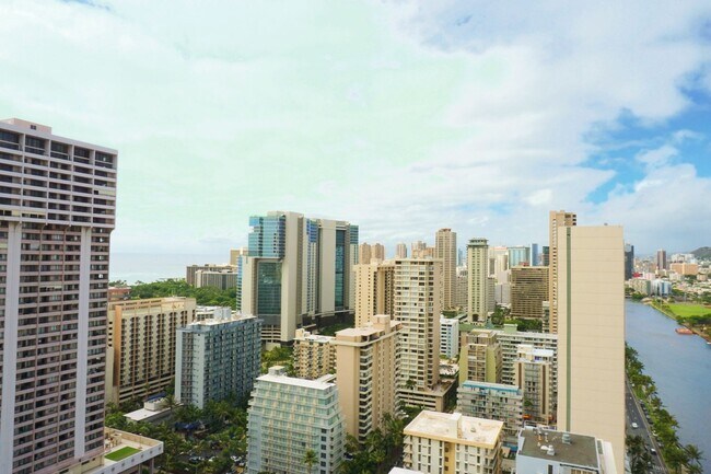 Building Photo - OCEAN VIEWS! FULLY FURNISHED 1/1!