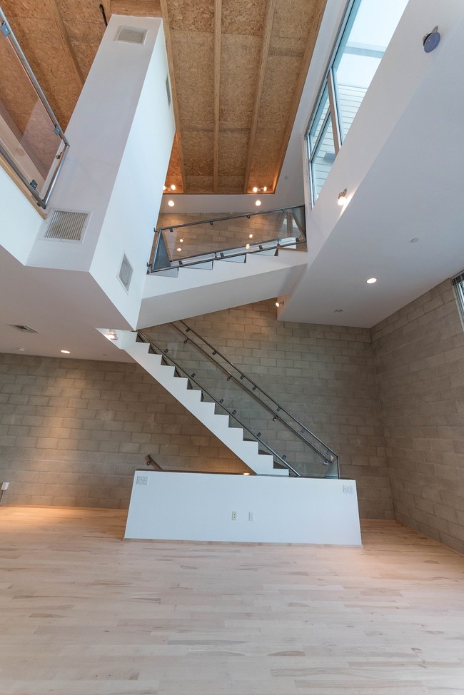 Building Photo - 717 N Highland Ave