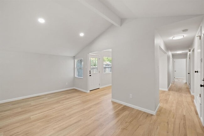 Building Photo - 10300 Rutland Village E