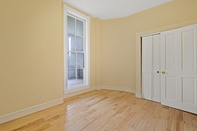 Building Photo - 1729 Park Ave