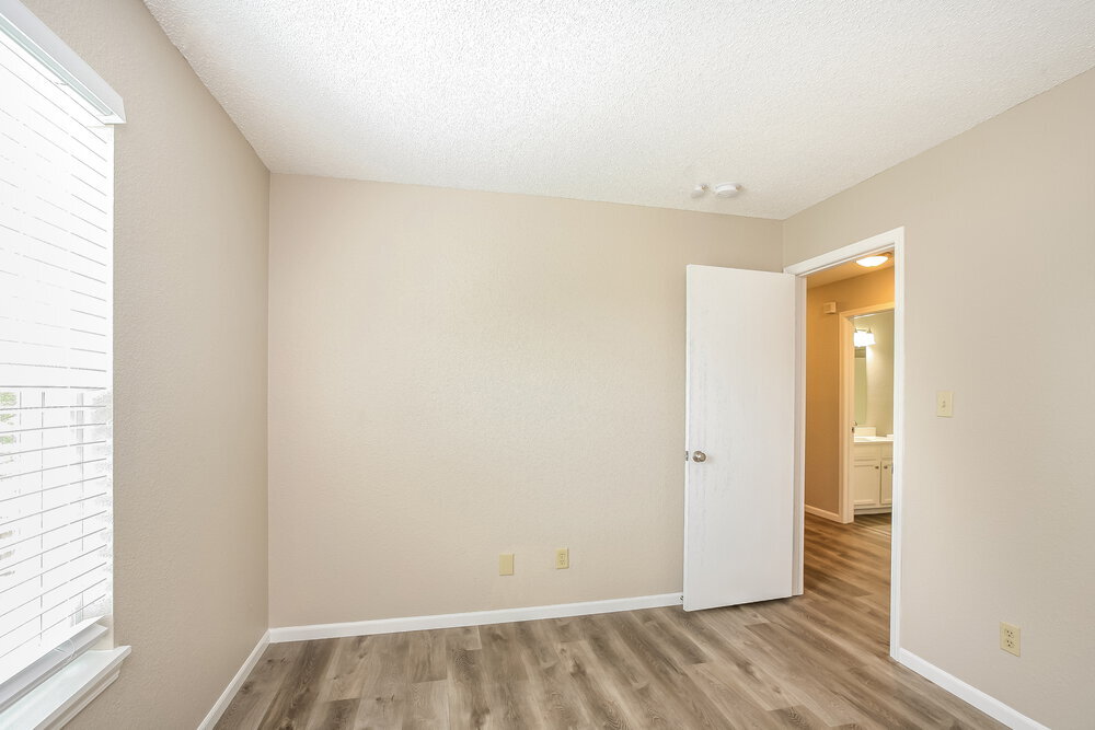 Building Photo - 1417 Green Spring Way
