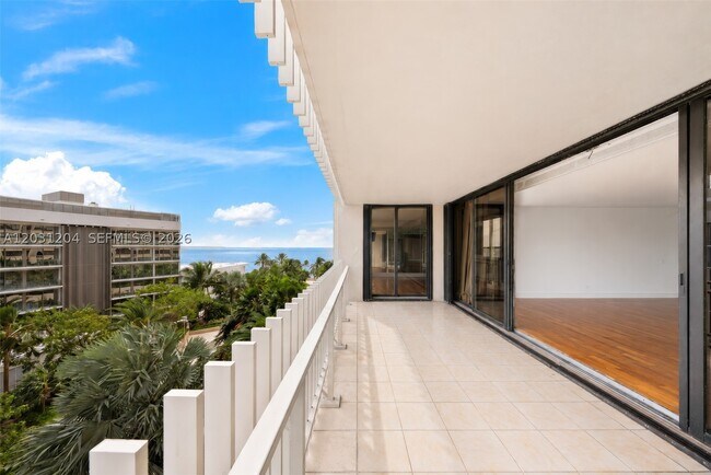 Building Photo - 3 Grove Isle Dr