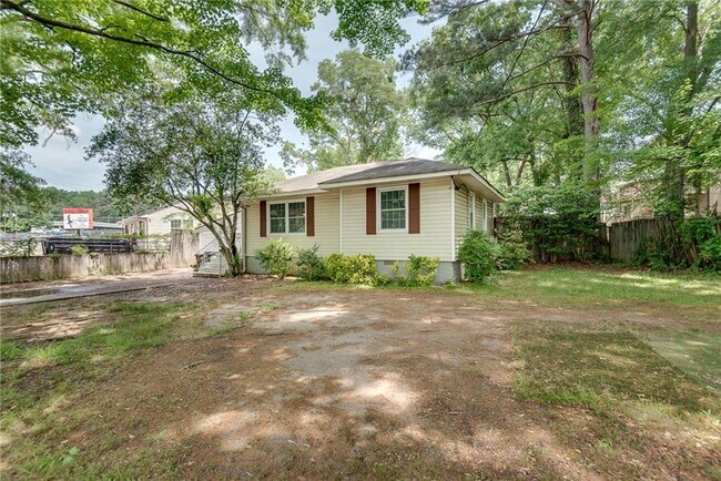 Building Photo - 2314 Woodside Way