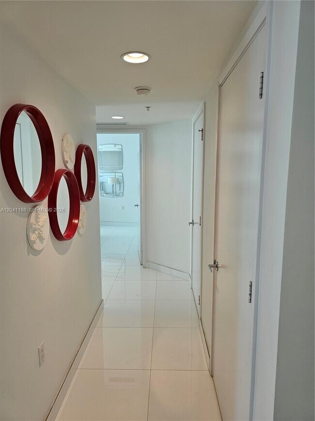 Building Photo - 150 Sunny Isles Blvd