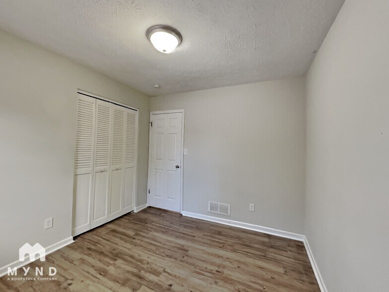 Building Photo - 170 Chesterfield Ct SW