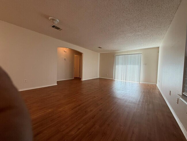 Building Photo - 1030 London Ln