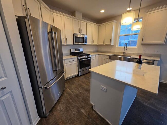 Building Photo - 4449 Monroe Ct