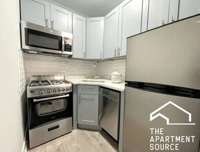 Building Photo - 505 W Belmont Ave