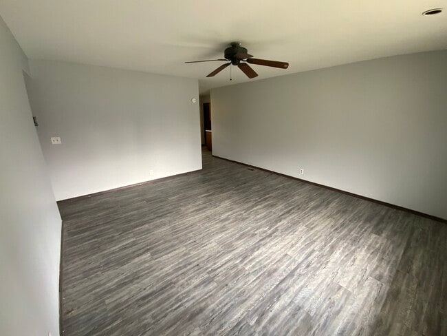 Building Photo - 1001 E Seminary St