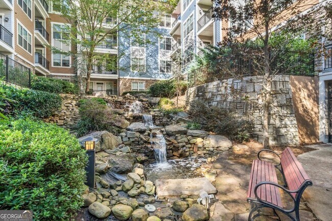 Building Photo - 1740 Century Cir NE