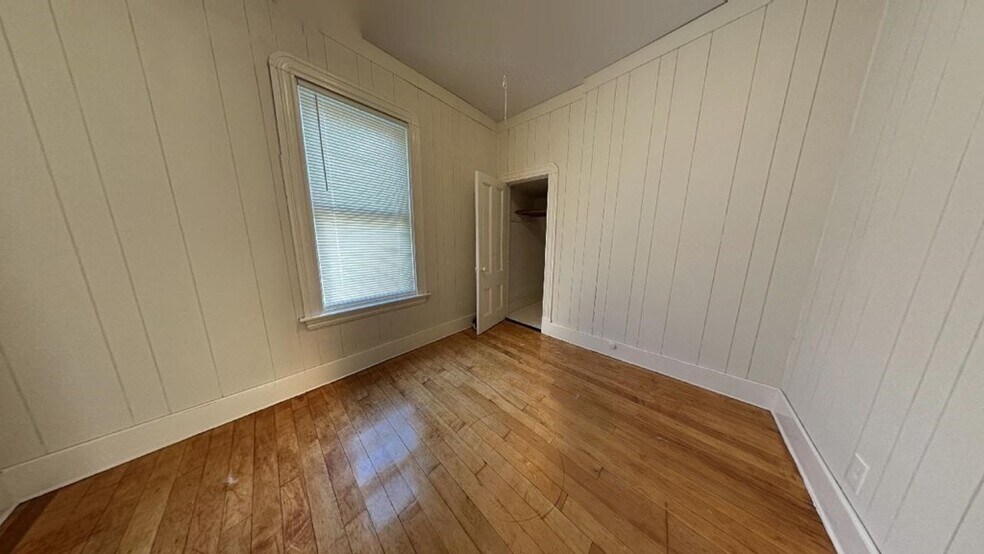 Building Photo - 202 Byron St