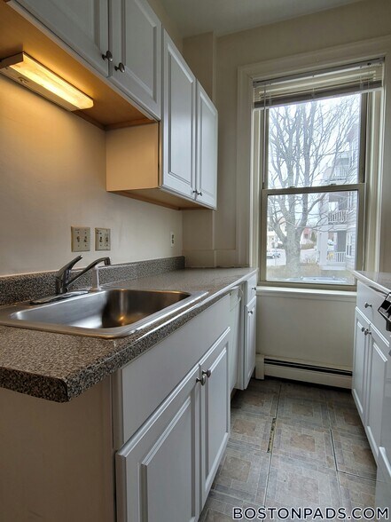 Building Photo - 15 Colborne Rd