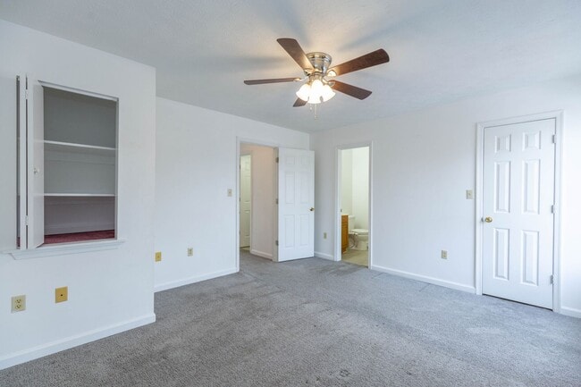 Building Photo - 3 Bed, 2.5 Bath, Townhome in Inwood, WV