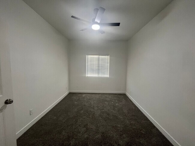Building Photo - 2470 sq ft, remodeled single story, hard to find 5 bed, 2.5 bath, 2 car garage in guard gated Sta...