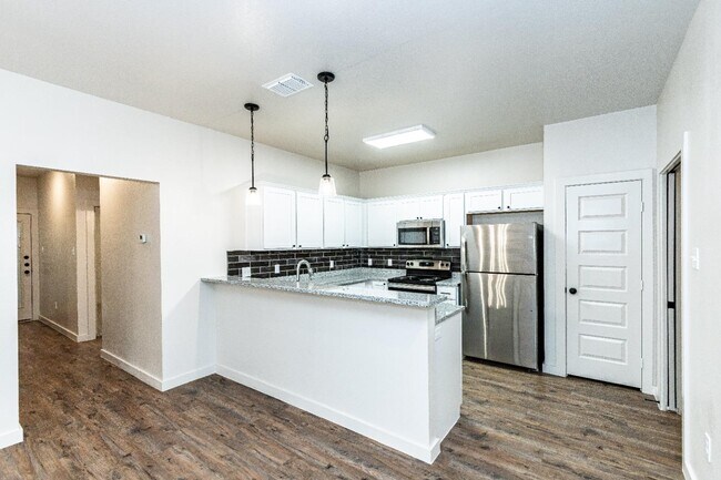 Building Photo - 1006 N 7th St