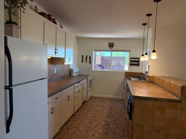 Building Photo - 3Bedroom/1.5 Bath Homeon 2.5 Acres...Rural Living At It's Best and For Only $2100 a Month