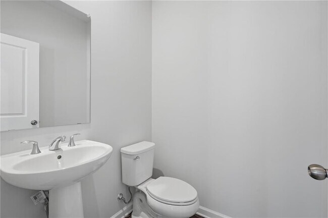 Building Photo - 1422 Creekside Cir NW