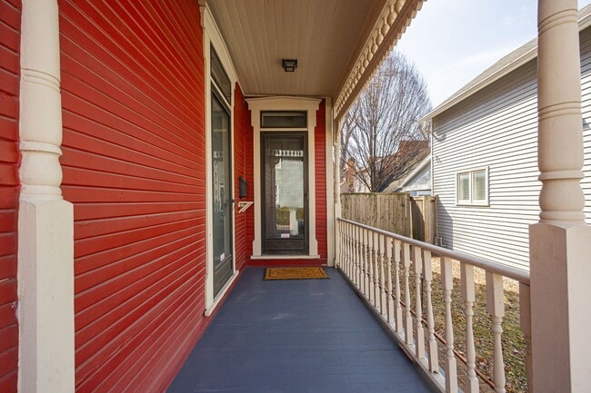 Building Photo - 357 Jackson St