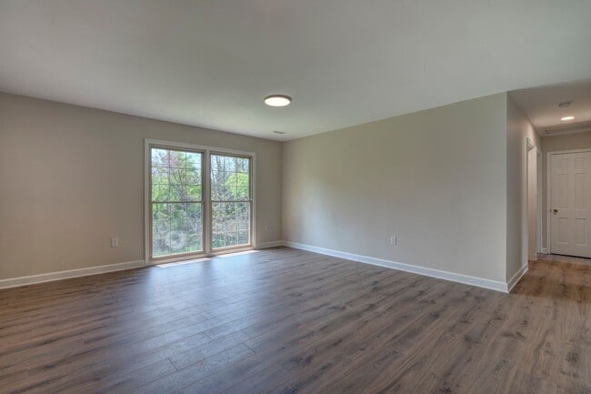 Building Photo - 507 Stonegate Dr