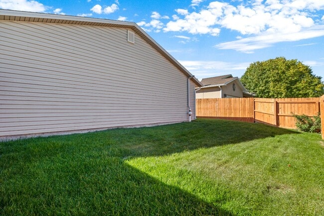 Building Photo - 2952 Red Cloud Ln