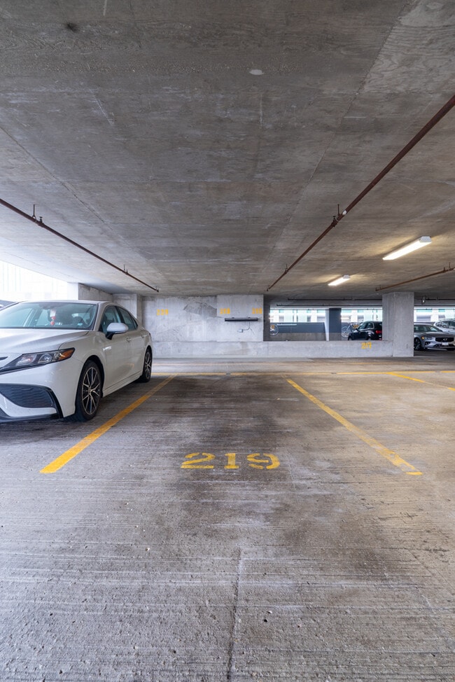 Building Photo - 235 W Van Buren St