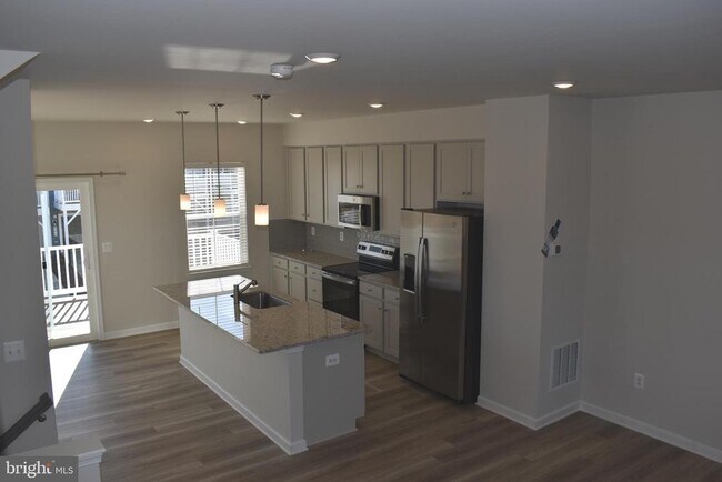 Building Photo - 224 Swan Fld Ave