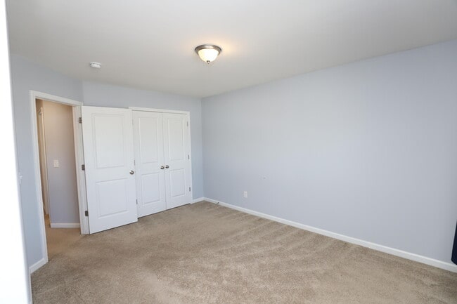 Building Photo - 1009 Providence Plantation Dr