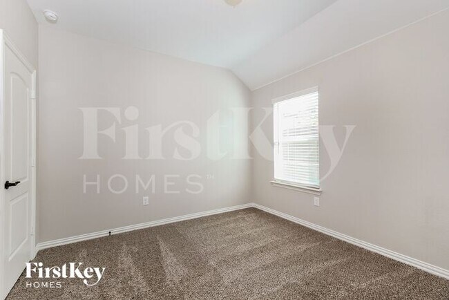 Building Photo - 6701 Cedarhurst Ct