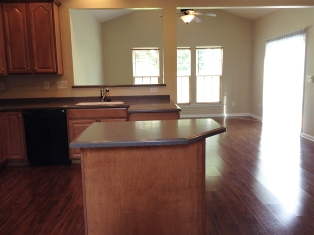 Building Photo - 1039 Canopy Dr