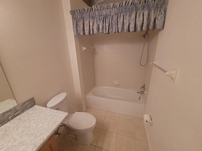 Building Photo - 4665 Whispering Oaks Dr