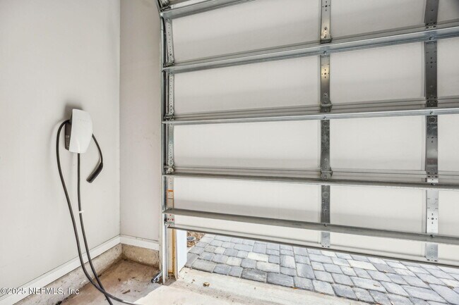 Building Photo - 290 RUM RUNNER Way