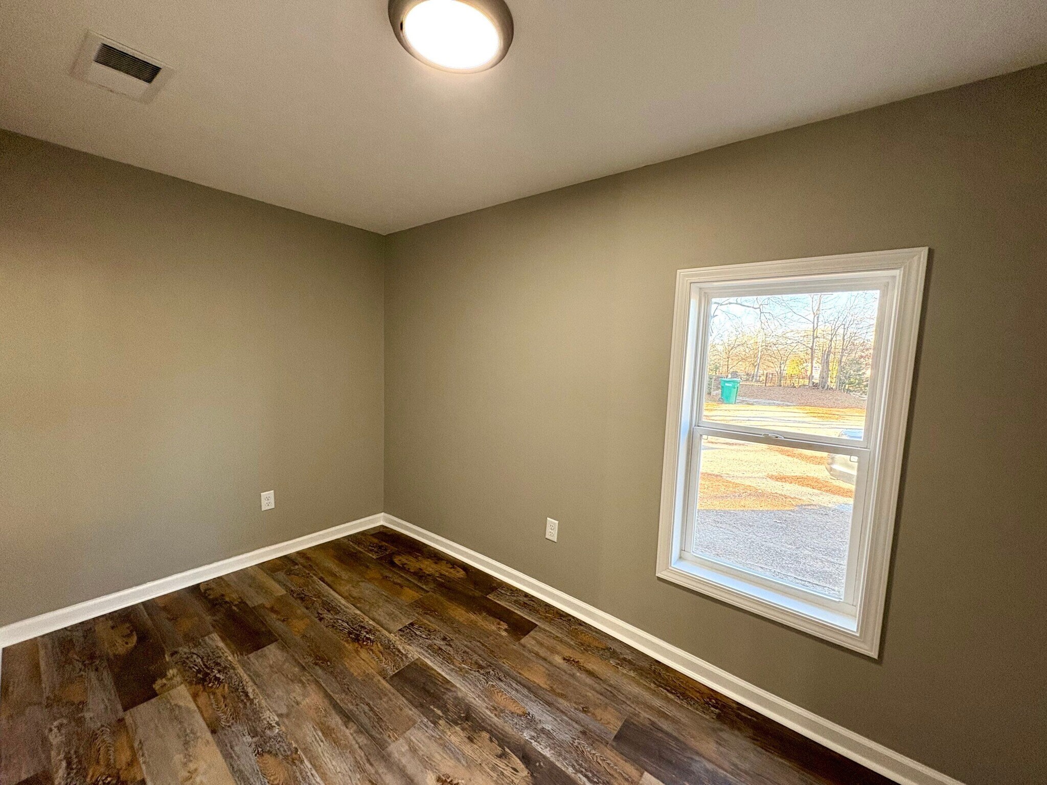 Building Photo - 422 Lexington Ave