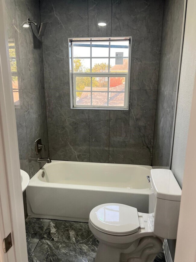 Building Photo - 4011 Delano St