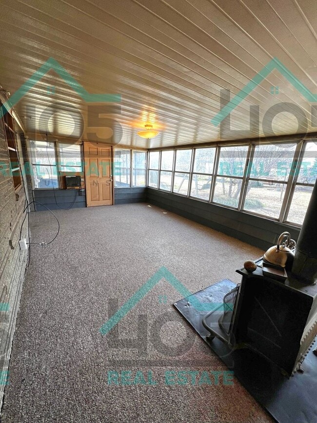 Building Photo - RENOVATED 3 bedroom in OKC